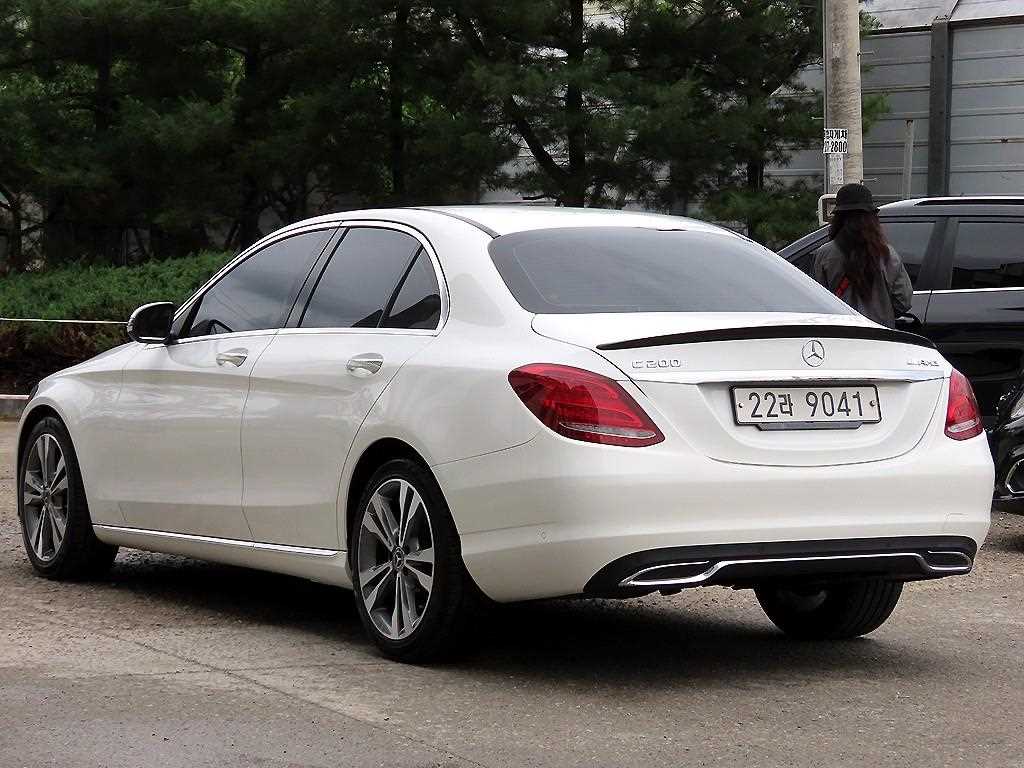 Mercedes Benz C Class - Vista 3