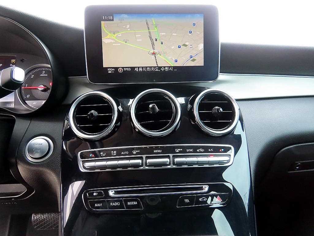 Mercedes Benz GLC Class - Vista 12