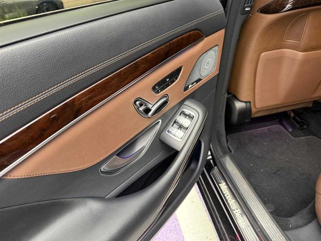 Mercedes Benz S Class - Vista 5