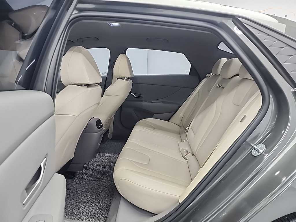 HYUNDAI Avante - Vista 12