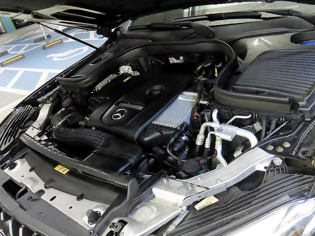 Mercedes Benz GLC Class 2019 Negro - Importación desde Corea - HF Imports Iquique - Foto 19