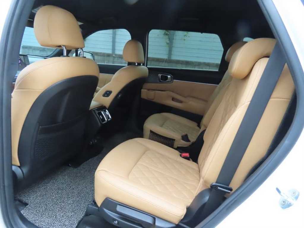 KIA Sorento - Vista 8