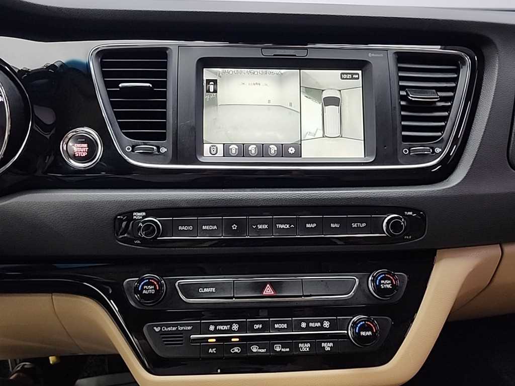 KIA Carnival - Vista 10