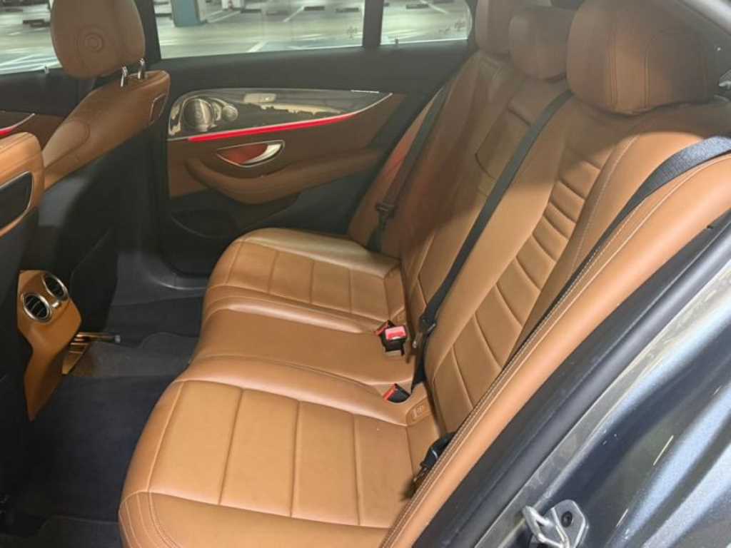 Mercedes Benz E class - Vista 7