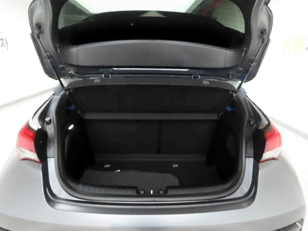 HYUNDAI Veloster - Vista 5