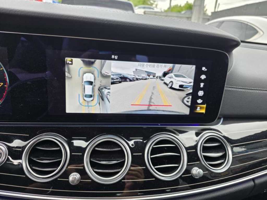 Mercedes Benz E class - Vista 11