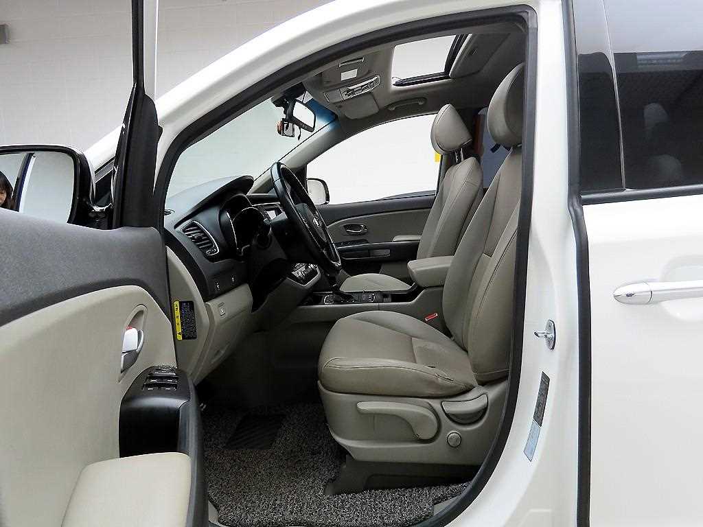 KIA Carnival 2016 - Importación desde Corea - HF Imports Iquique - Foto 13
