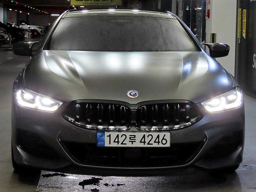 BMW 8 Series - Vista 2