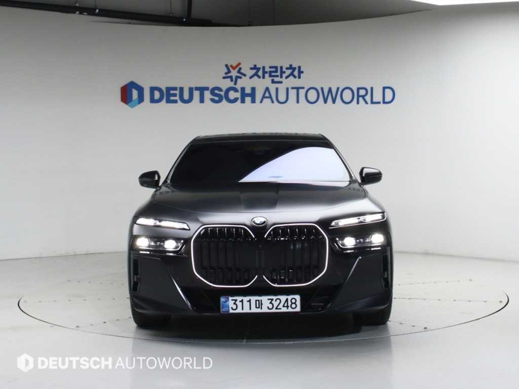 BMW 7 Series - Vista 3