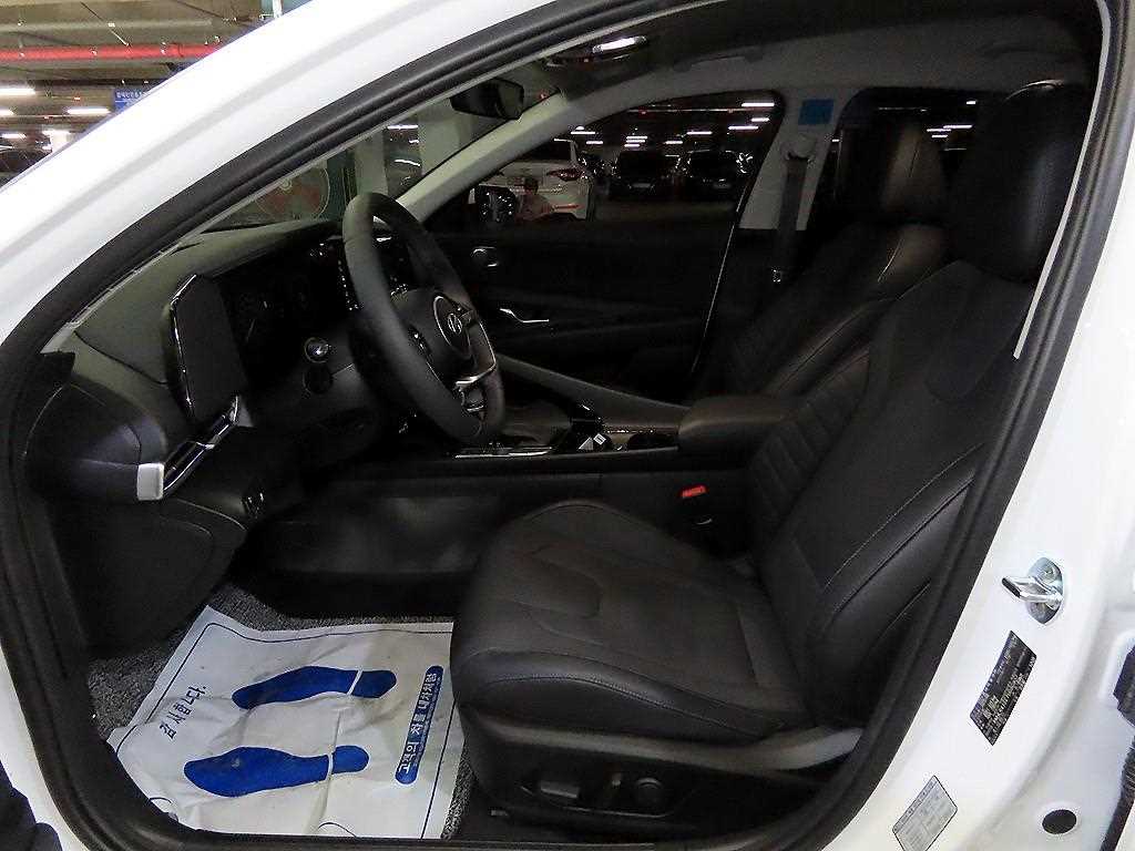 HYUNDAI Avante - Vista 6