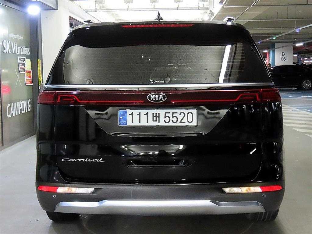 KIA Carnival - Vista 5