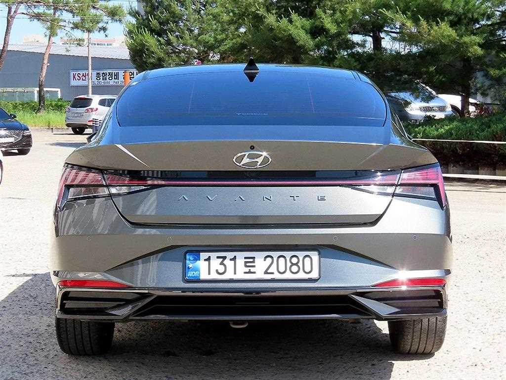 HYUNDAI Avante - Vista 4