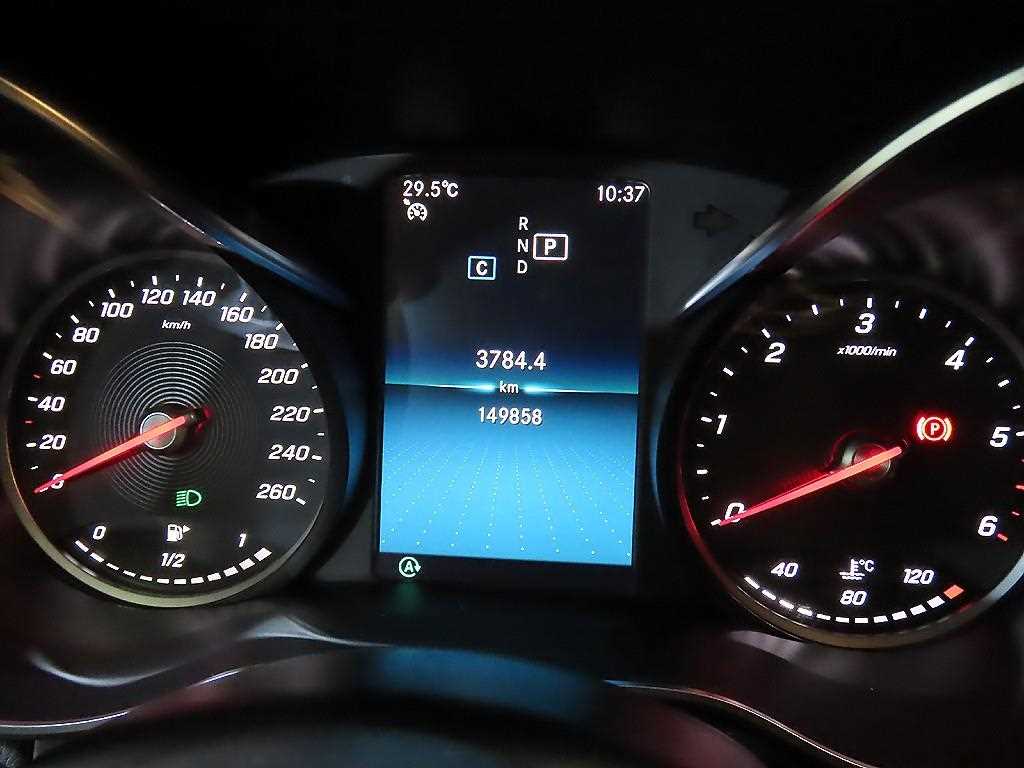 Mercedes Benz C Class - Vista 9