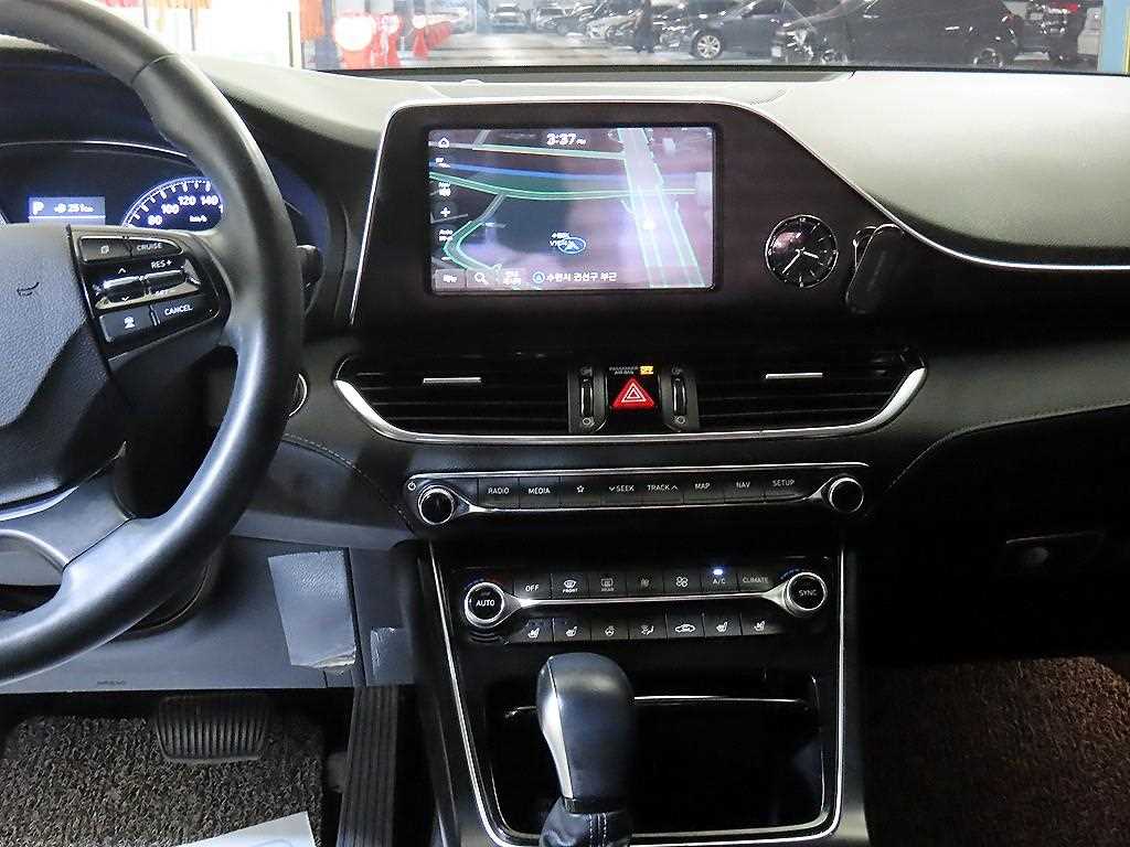 HYUNDAI Grandeur - Vista 11