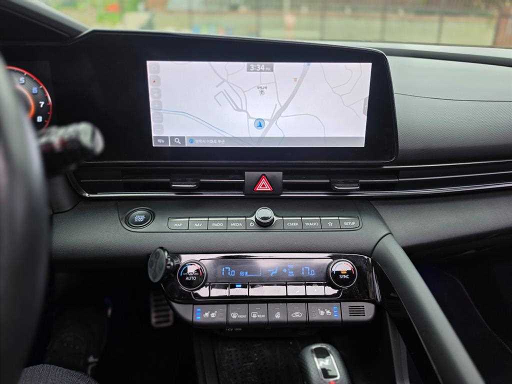 HYUNDAI Avante - Vista 9