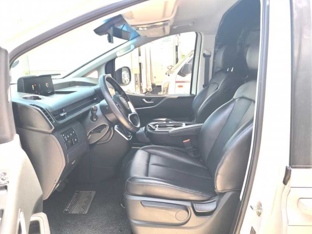 HYUNDAI Staria - Vista 4