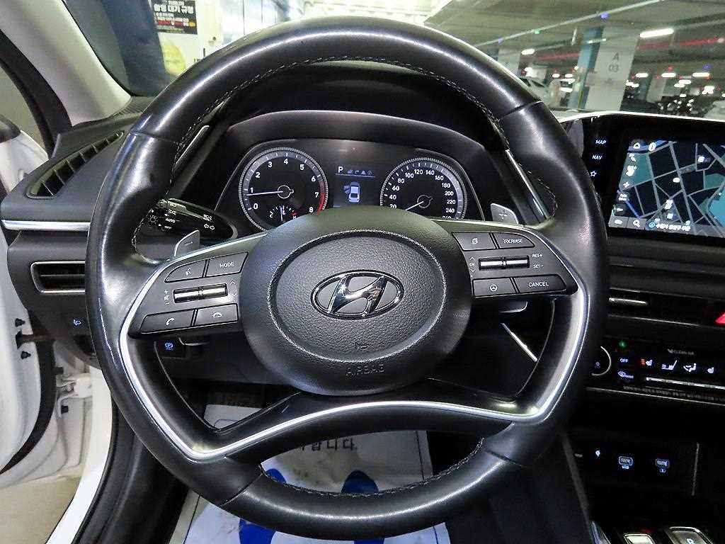 HYUNDAI Sonata - Vista 8