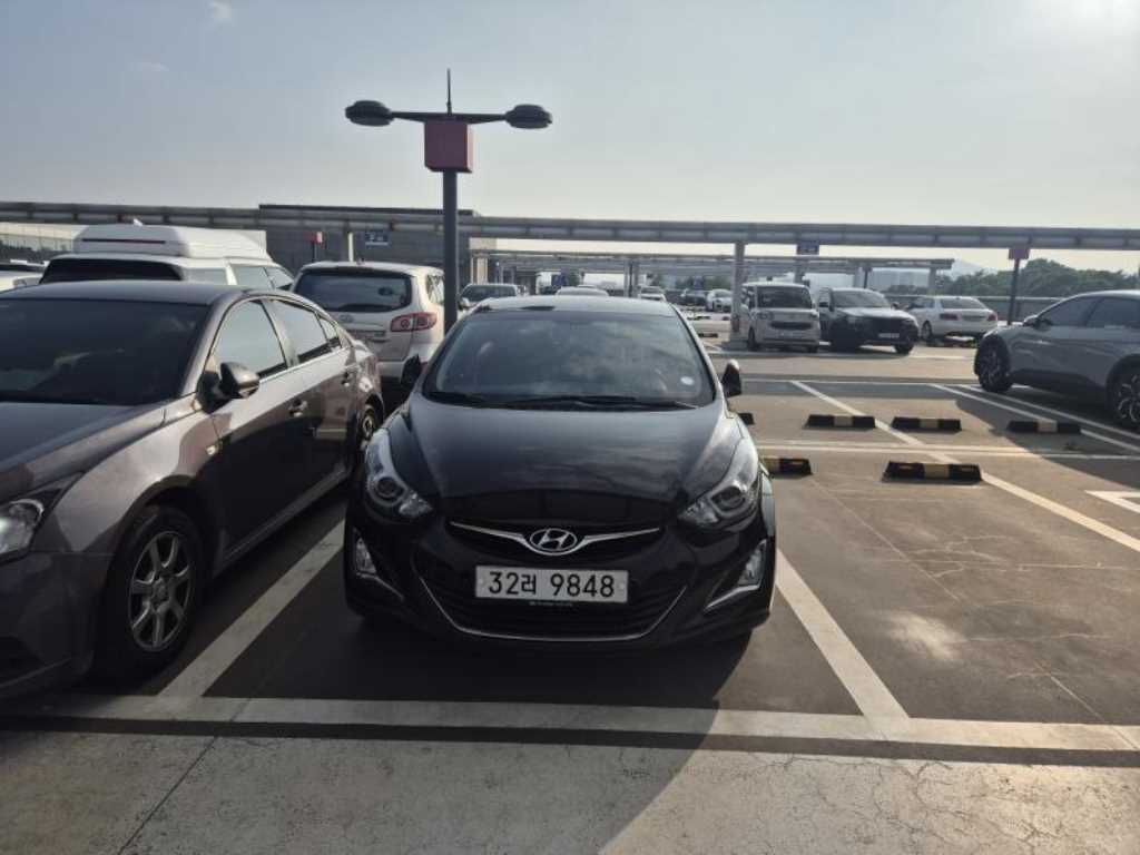 HYUNDAI Avante - Vista 3