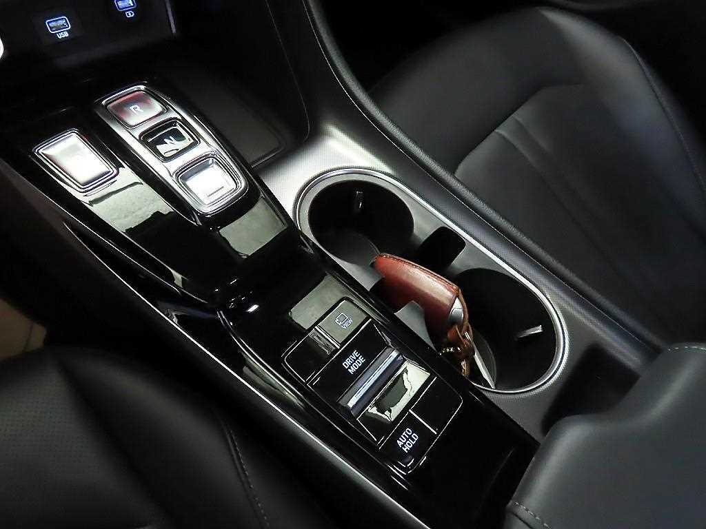 HYUNDAI Sonata - Vista 12