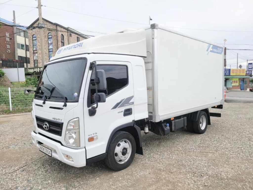 medium and large cargo truck - Vista 2