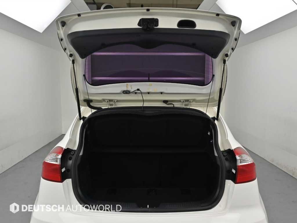 KIA Pride 2015 Blanco - Importación desde Corea - HF Imports Iquique - Foto 19