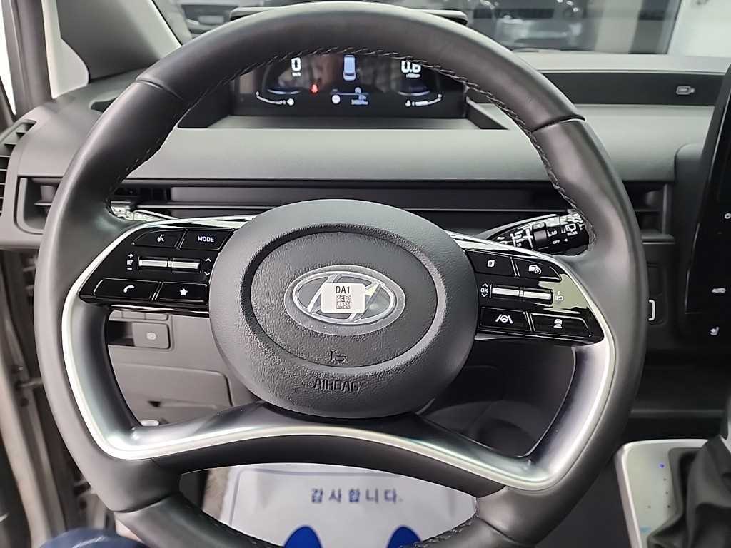 HYUNDAI Staria - Vista 9