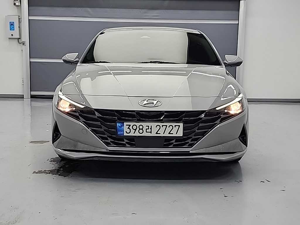 HYUNDAI Avante - Vista 2