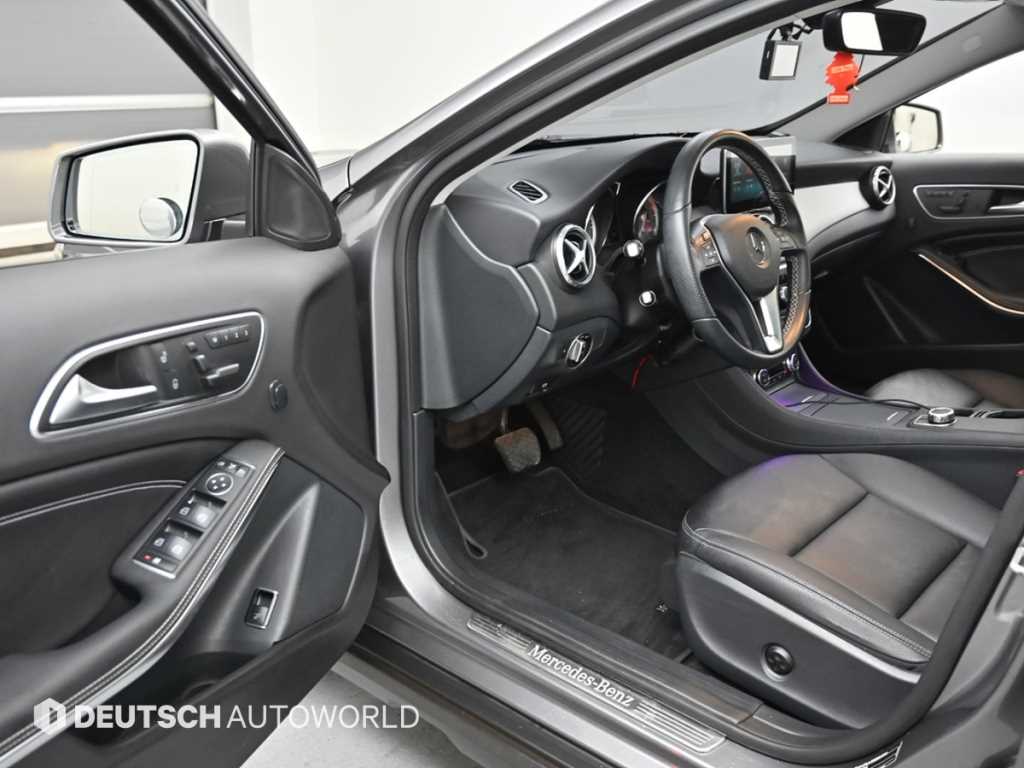 Mercedes Benz GLA Class - Vista 11