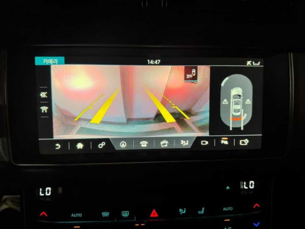 Jaguar XF - Vista 10