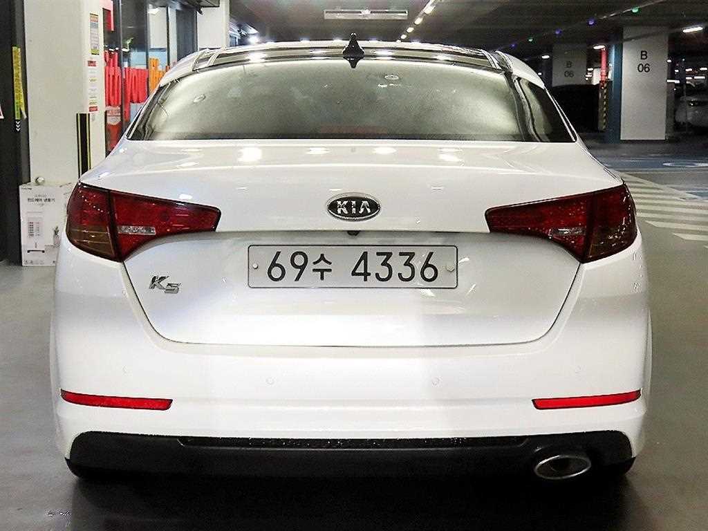 KIA K5 - Vista 5
