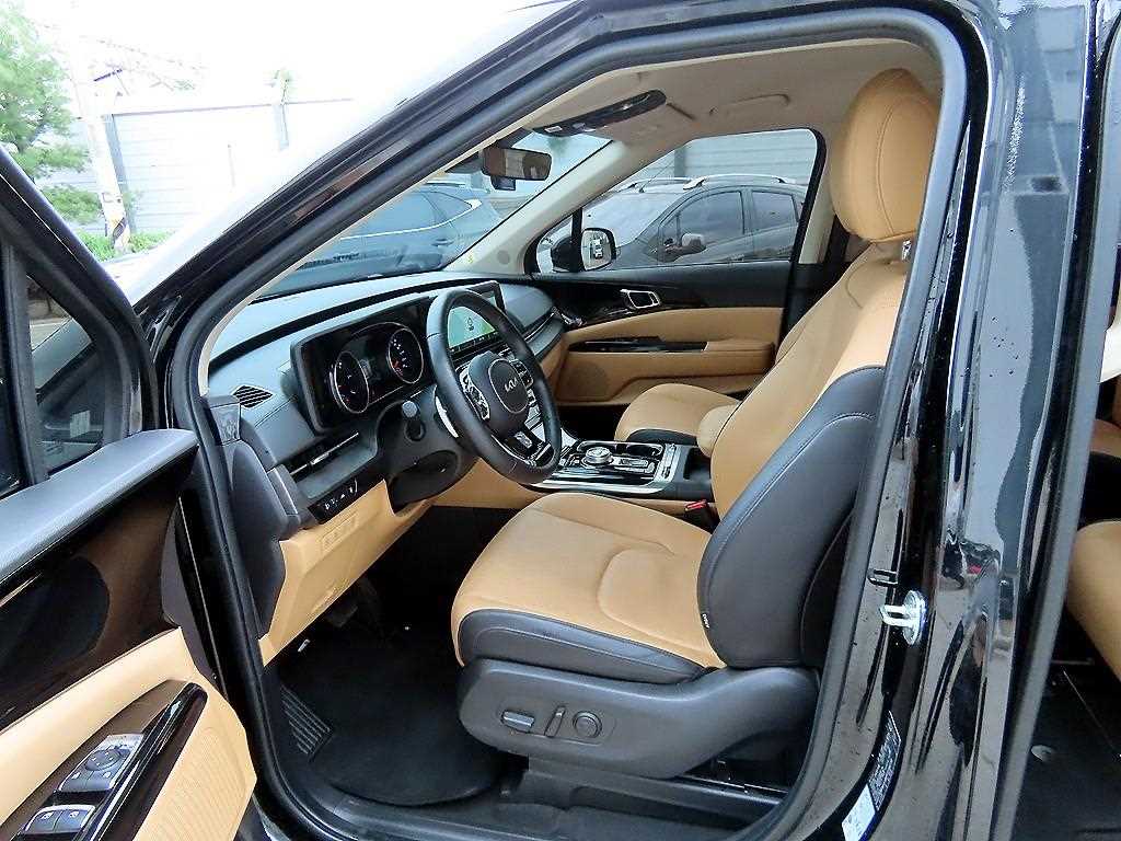 KIA Carnival - Vista 5