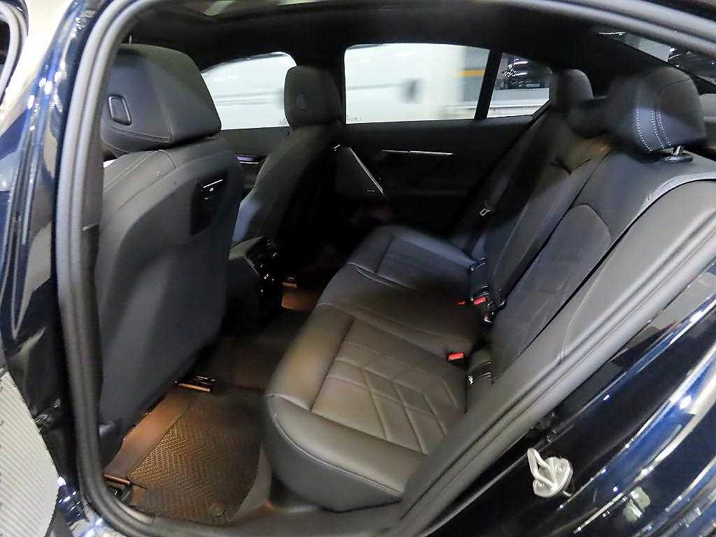 BMW 5 Series - Vista 7