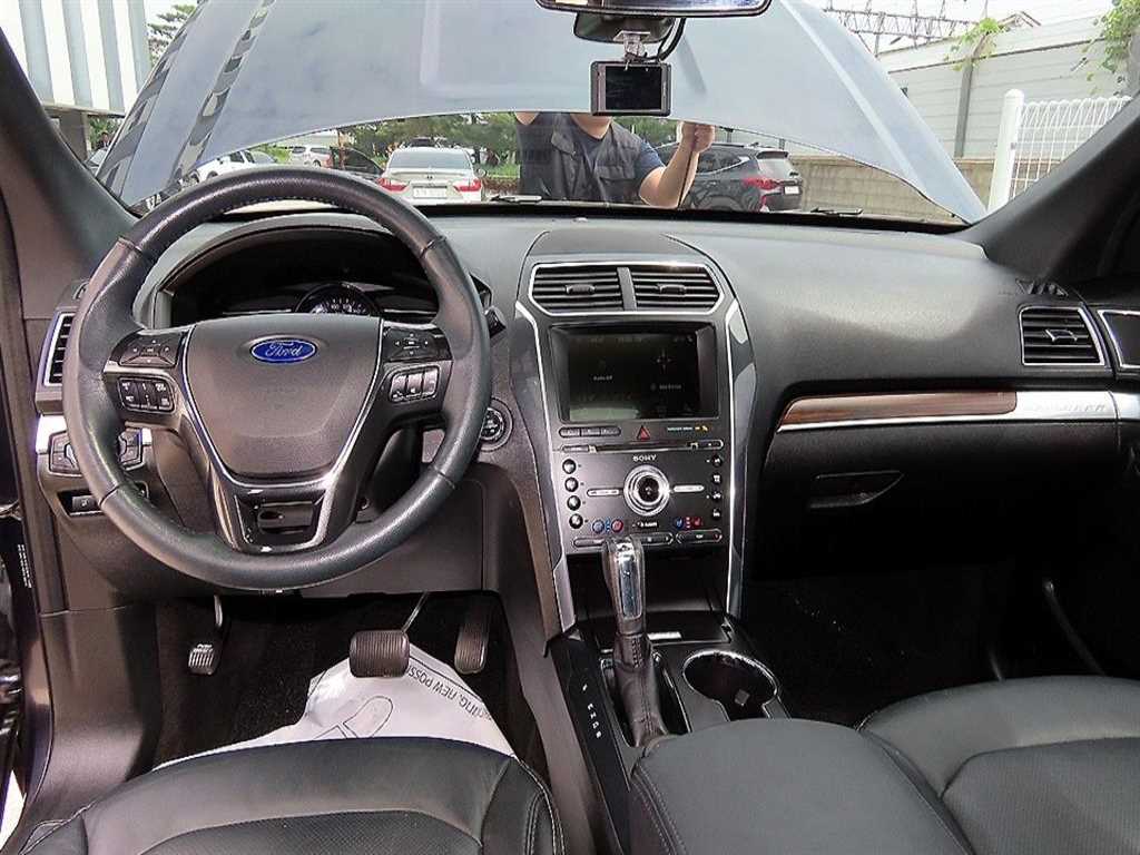 Ford Explorer - Vista 7