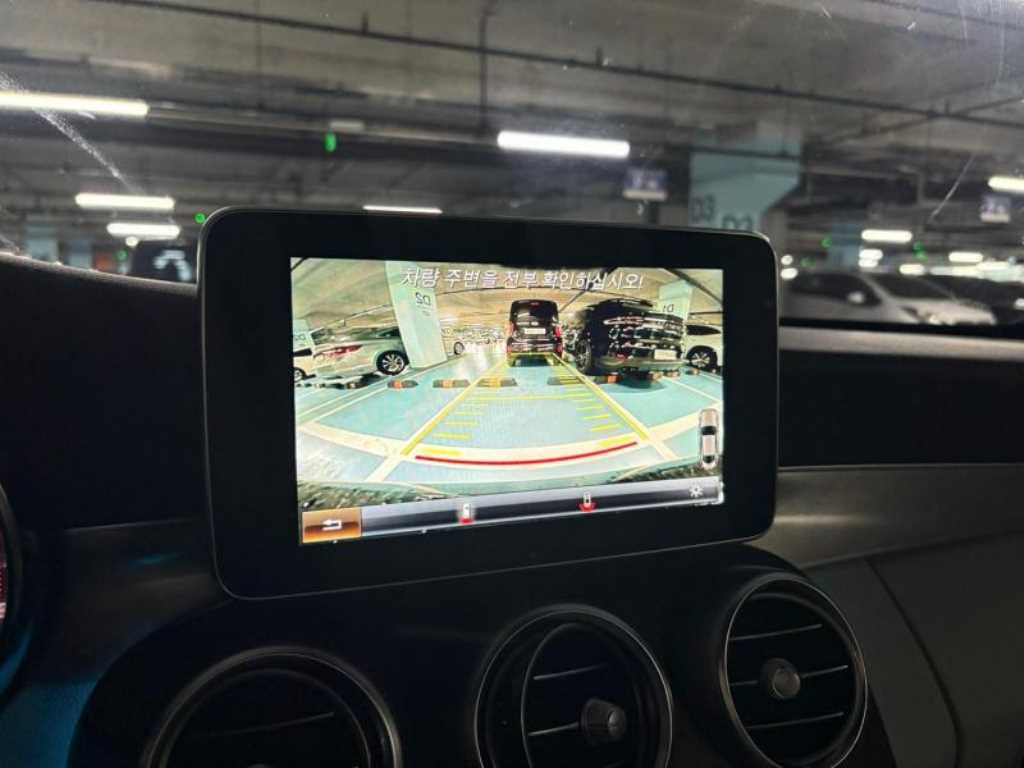 Mercedes Benz C Class - Vista 12