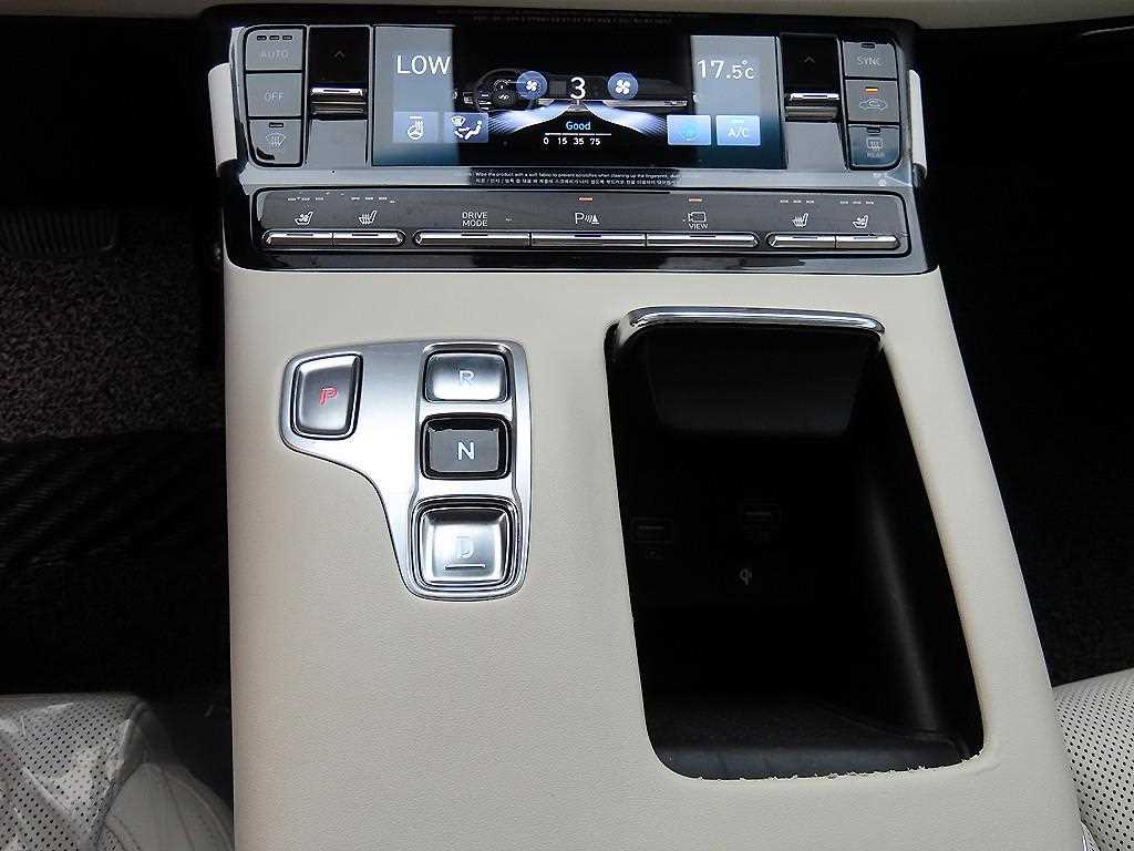 HYUNDAI Grandeur - Vista 11