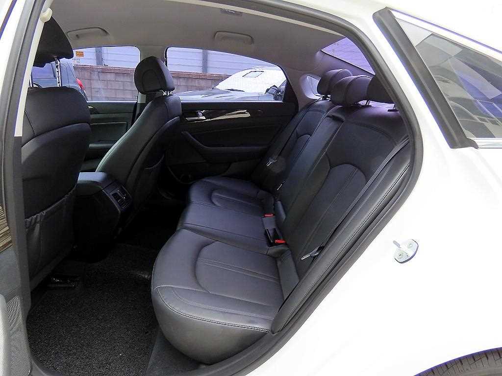 HYUNDAI Sonata - Vista 5