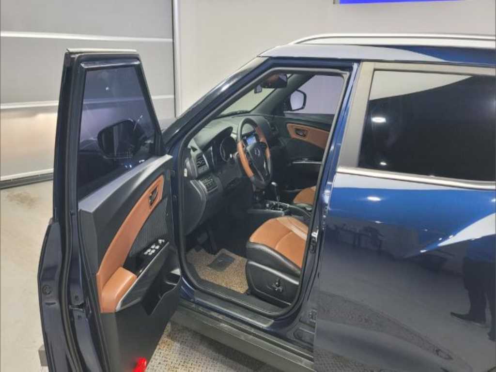 Ssangyong Tivoli - Vista 5