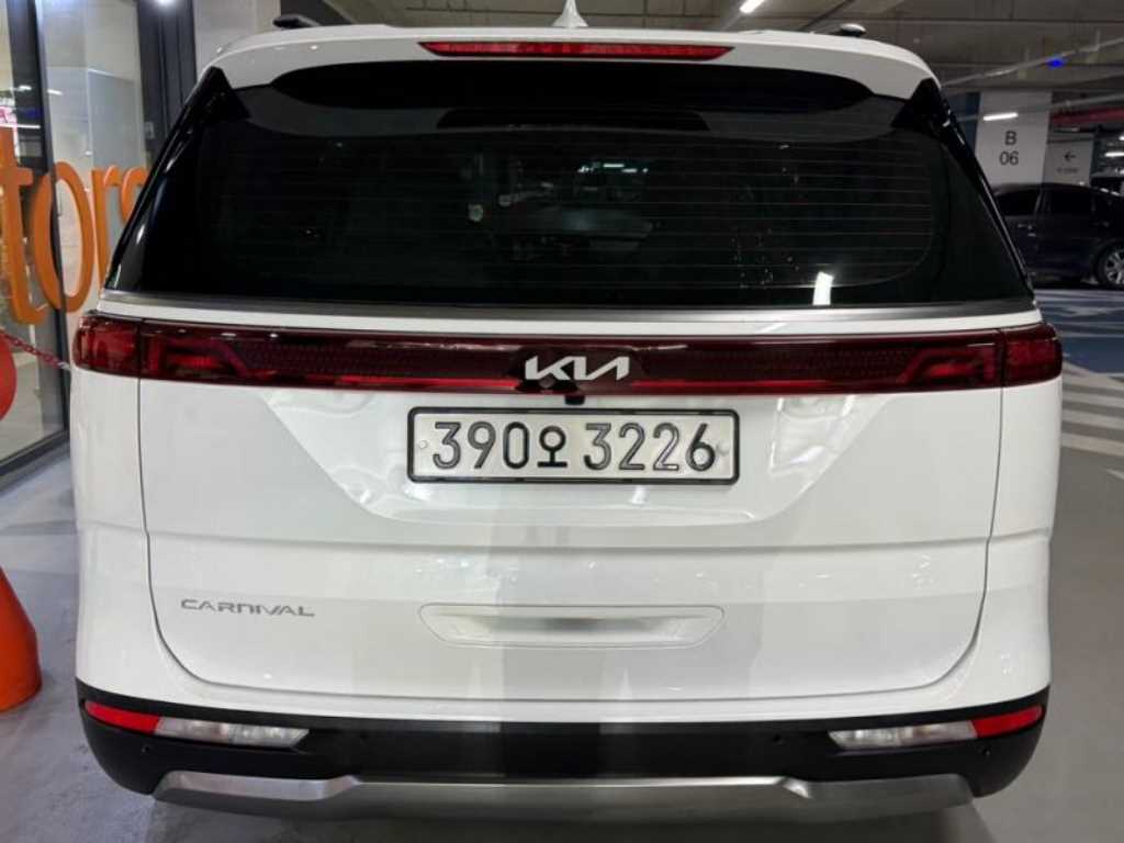 KIA Carnival - Vista 6