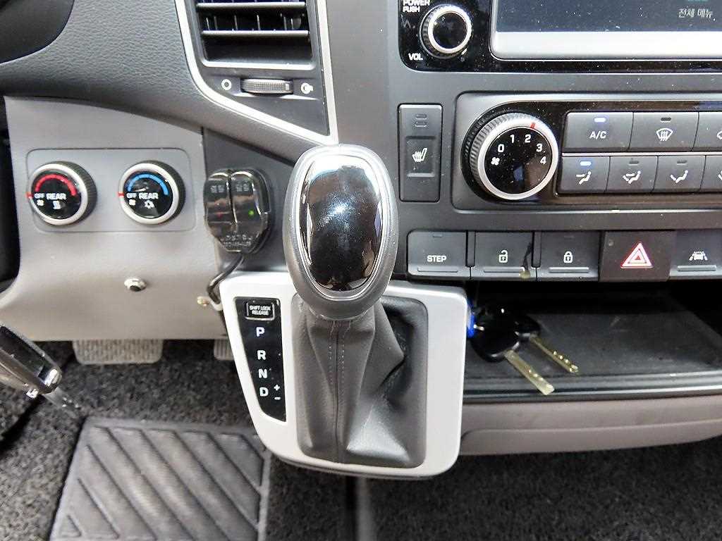 HYUNDAI Solati - Vista 11