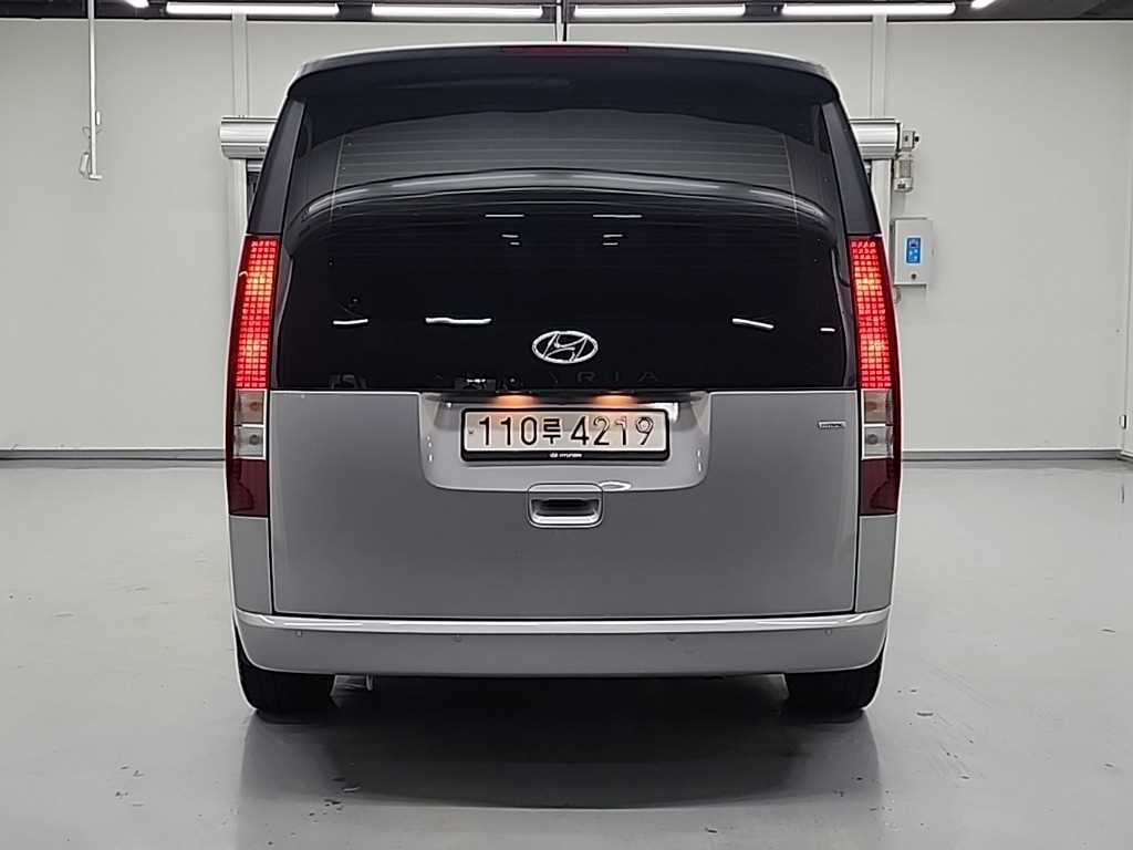 HYUNDAI Staria - Vista 3