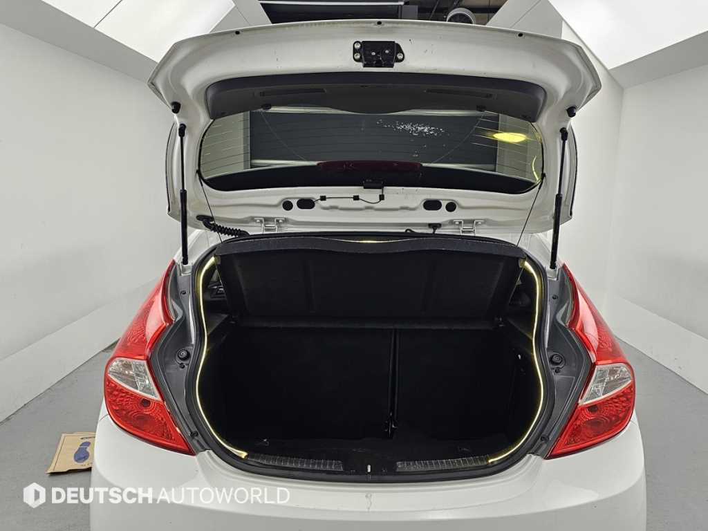 HYUNDAI Accent 2014 Blanco - Importación desde Corea - HF Imports Iquique - Foto 19