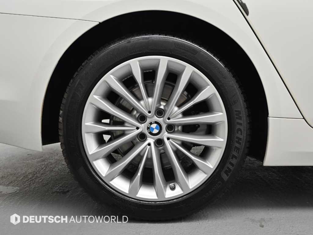 BMW 5 Series - Vista 5