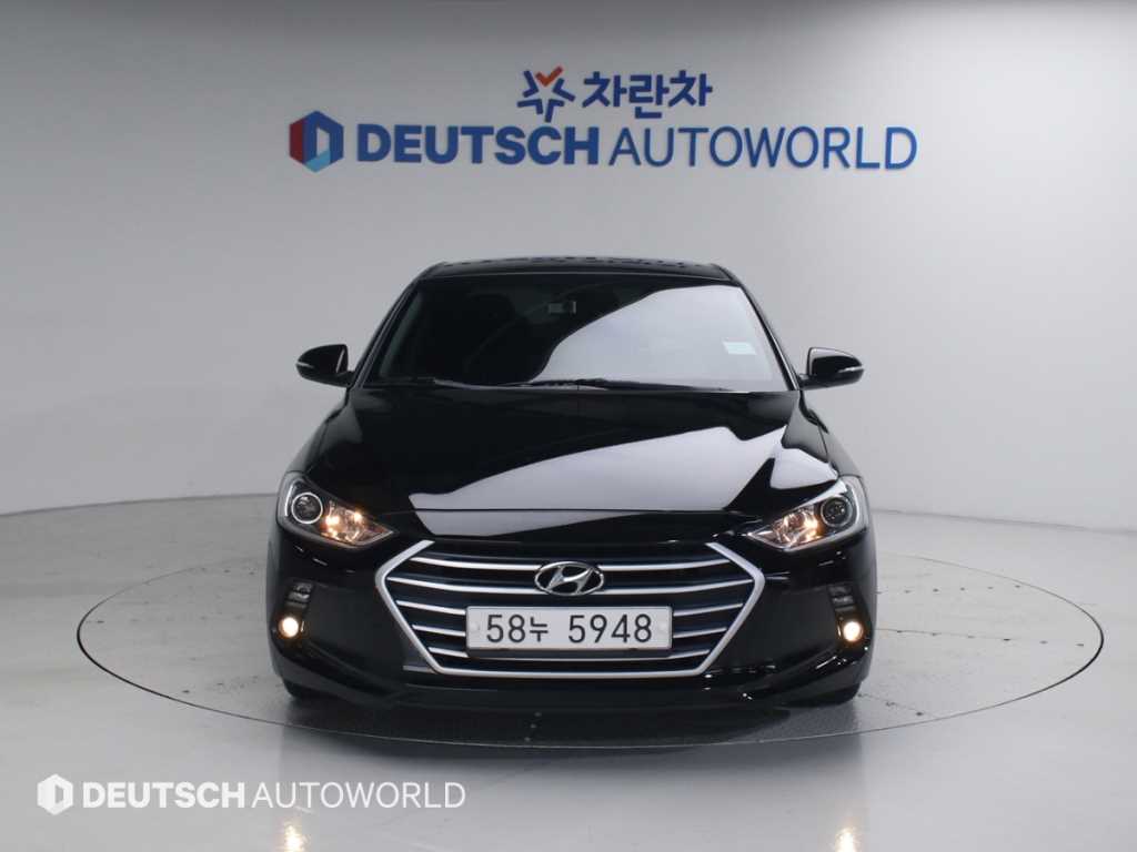 HYUNDAI Avante - Vista 3