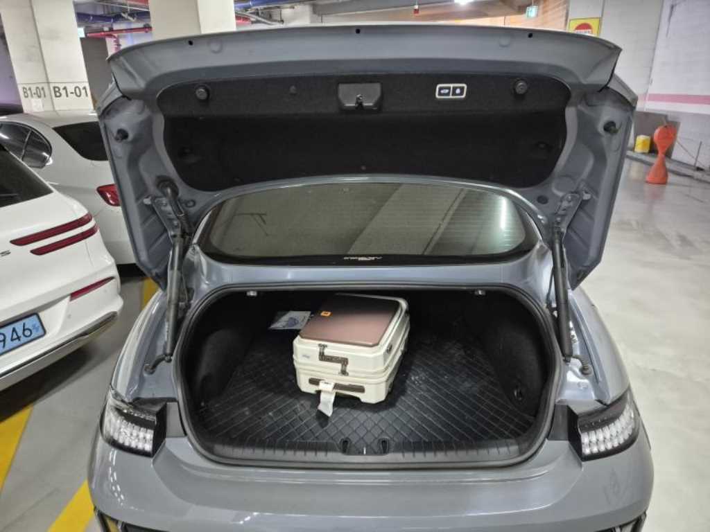 HYUNDAI Ioniq 6 - Vista 5