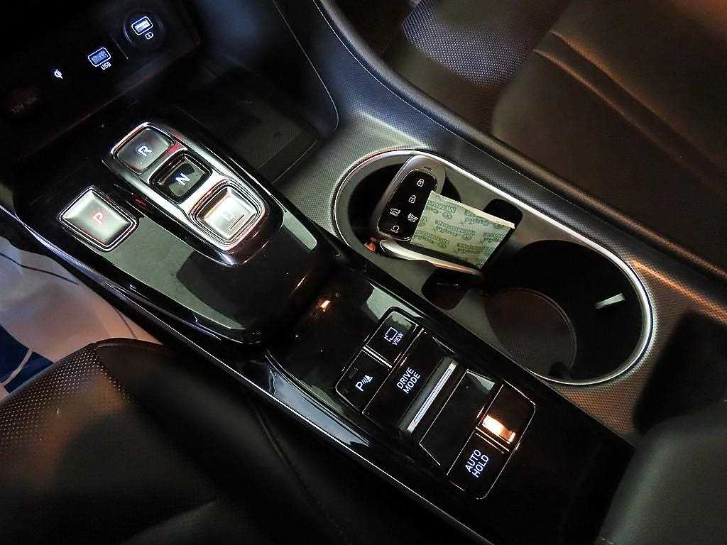 HYUNDAI Sonata - Vista 12