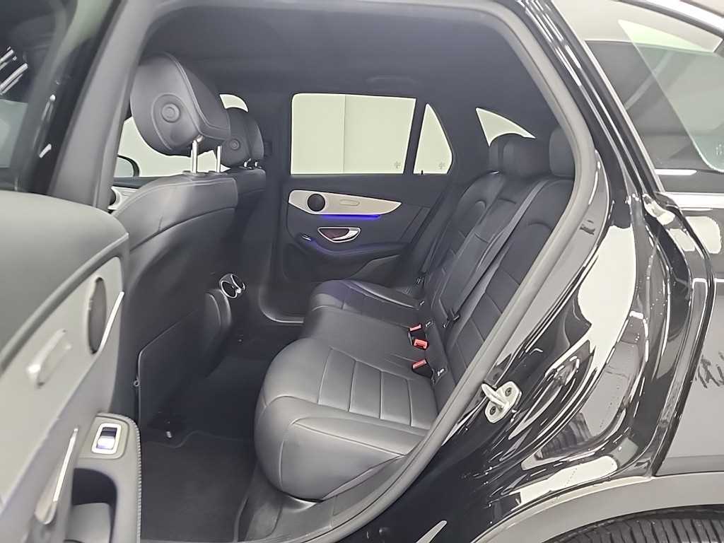 Mercedes Benz GLC Class - Vista 12