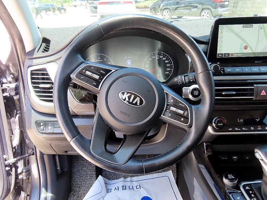 KIA Seltos - Vista 8