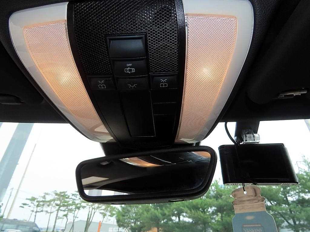 Mercedes Benz E class 2011 Negro - Importación desde Corea - HF Imports Iquique - Foto 18