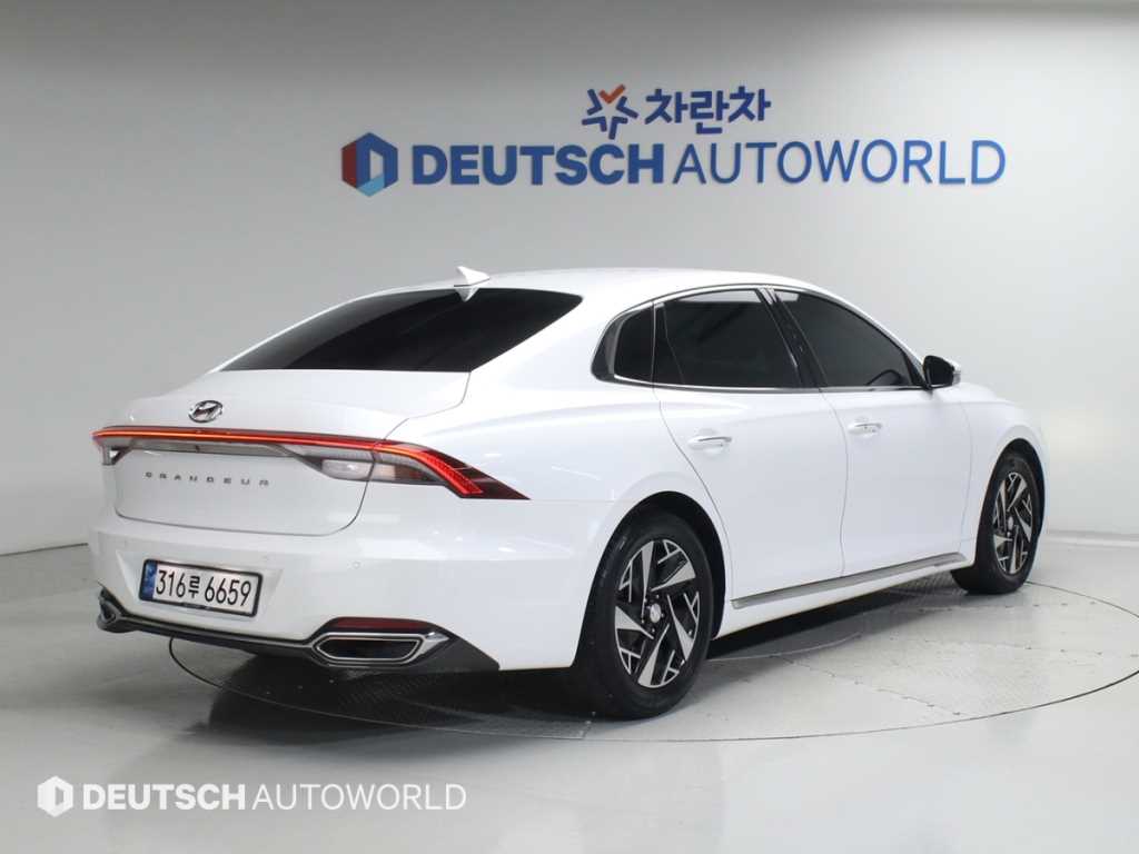 HYUNDAI Grandeur - Vista 2