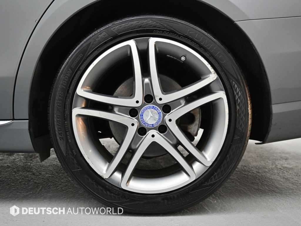 Mercedes Benz E class - Vista 6